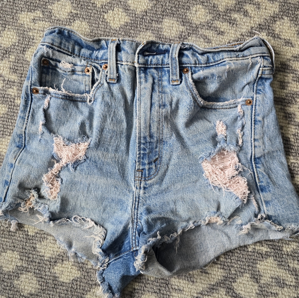 Abercrombie & Fitch high rise mom shorts